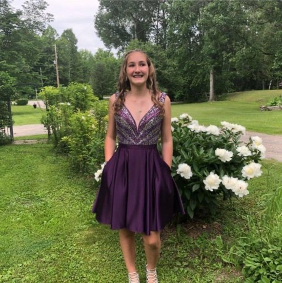 Profile Picture of Maddi Schlievert (@maddischlievert) on Poshmark