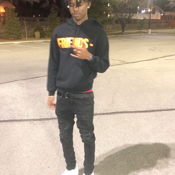 Profile Picture of Larry Alexander (@larryalexand292) on Poshmark