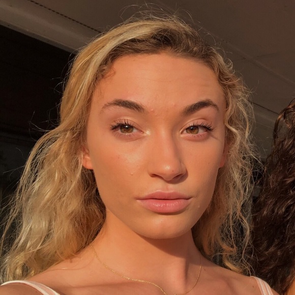 Kenedy Musante - Poshmark Profile Picture of Kenedy Musante (@kenedymusante) on Poshmark