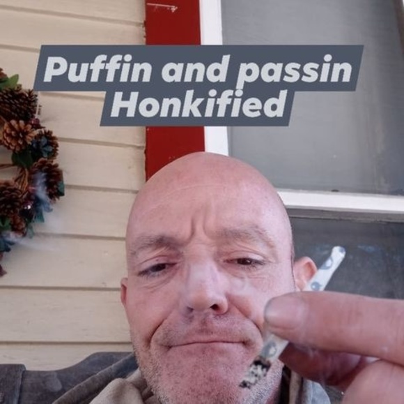 Profile Picture of David Chippses (@honkychipps) on Poshmark
