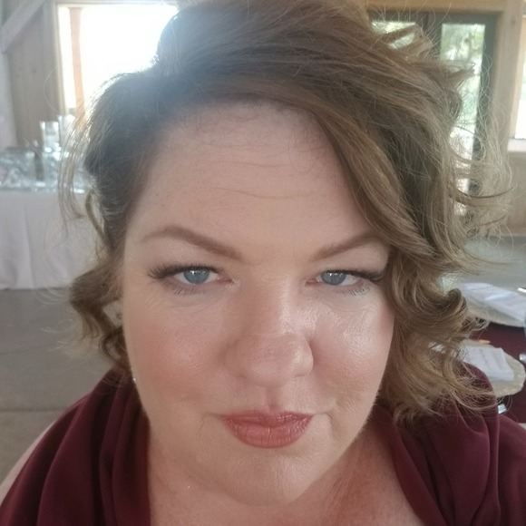 Profile Picture of Felecia Walker (@flwalker) on Poshmark