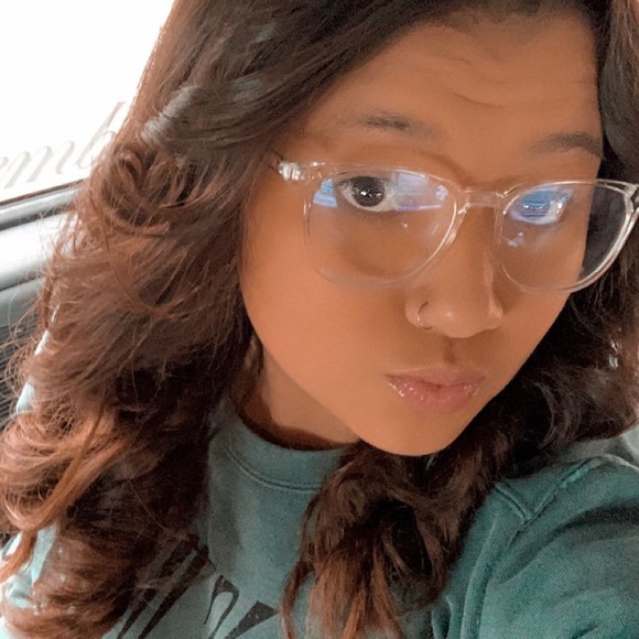 Profile Picture of Hailee Kanetomo (@hkanetomo0804) on Poshmark