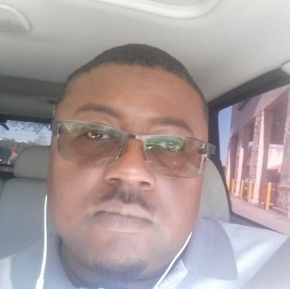 Profile Picture of Mark Maxwell (@mdmaxwell1276) on Poshmark