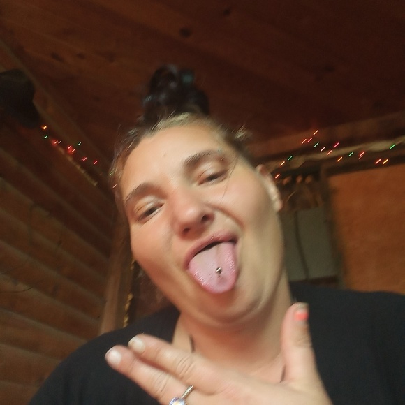 Profile Picture of China Boals (@cboals_1987) on Poshmark