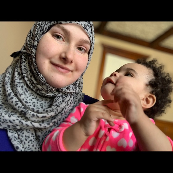 Profile Picture of Carly Luck (@salee032519) on Poshmark