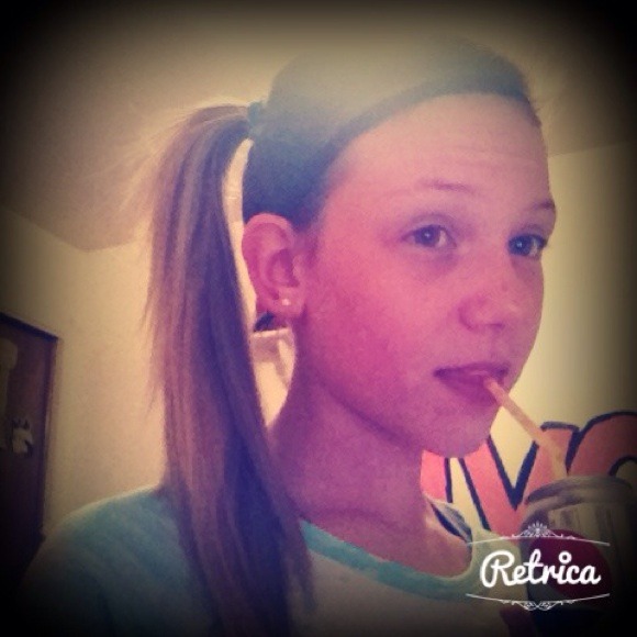 Profile Picture of Clarissa Whitener (@issa_whitener_) on Poshmark