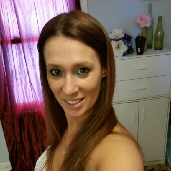 Profile Picture of Andrea Aase (@aaseandrea) on Poshmark