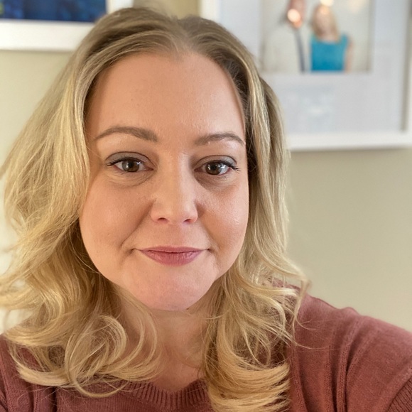 Profile Picture of Carly Whitley (@carly_whitley) on Poshmark