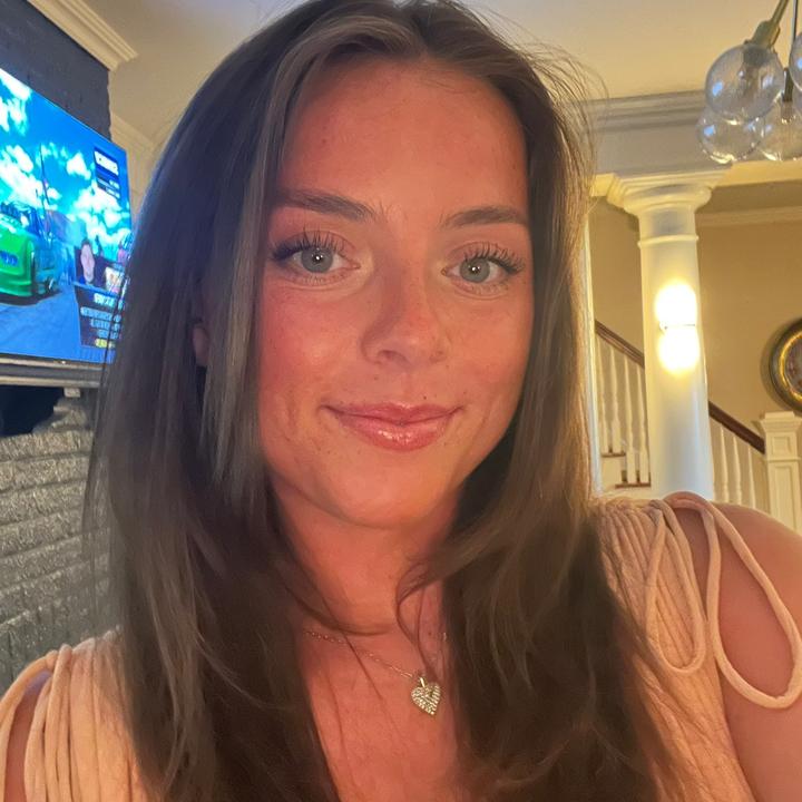 Profile Picture of Char (@charchardavis) on Tiktok