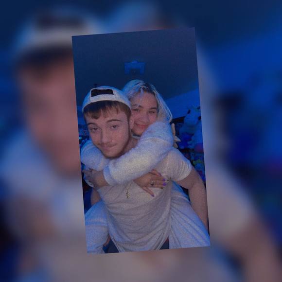 Profile Picture of Douglas Cross (@douglascross) on Poshmark