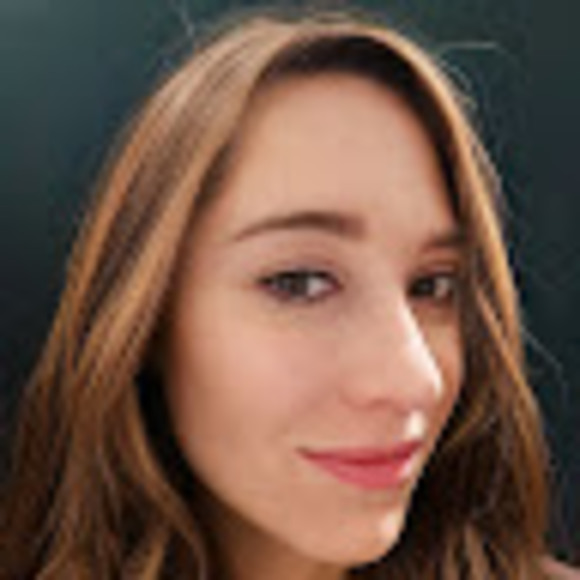 Profile Picture of Jillian Handlen (@jillianhandlen) on Poshmark