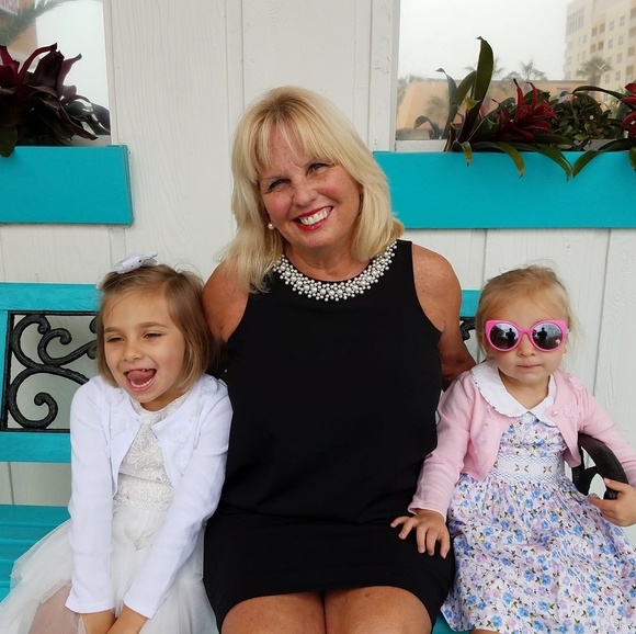 Profile Picture of Susan Chibbaro (@suzieqz22) on Poshmark