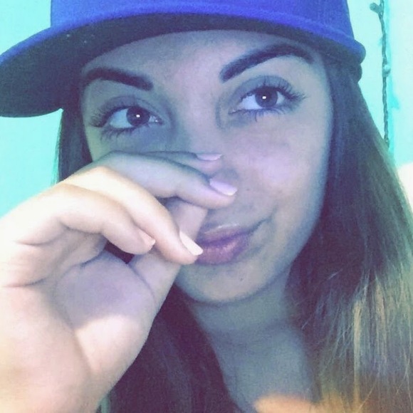 Profile Picture of Kimmy Kim (@oddkimmykim) on Poshmark