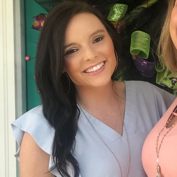 Profile Picture of Ashley Shortall (@apavelich) on Poshmark