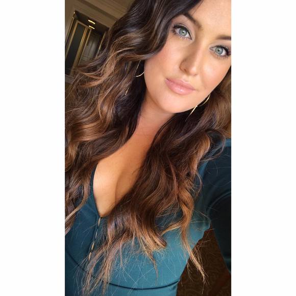 Lauren Wishon - Poshmark Profile Picture of Lauren Wishon (@laurenwishon) on Poshmark