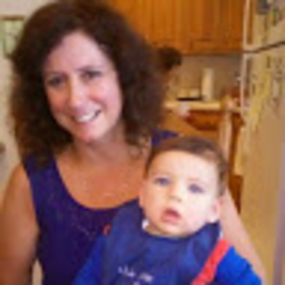 Andrea Antonopoulos - Poshmark Profile Picture of Andrea Antonopoulos (@nutmom126) on Poshmark