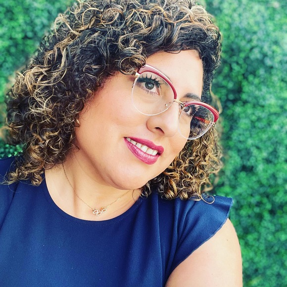 Profile Picture of Iris m Paz (@impaz0330) on Poshmark
