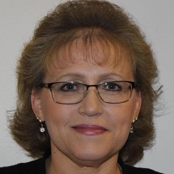 Laurinda Blackham - Poshmark Profile Picture of Laurinda Blackham (@blackhal) on Poshmark