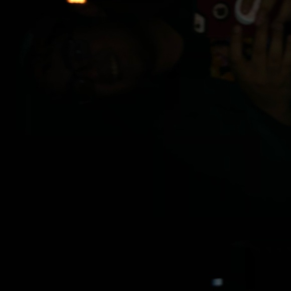 Profile Picture of Rauneli Vences (@ronlv) on Poshmark