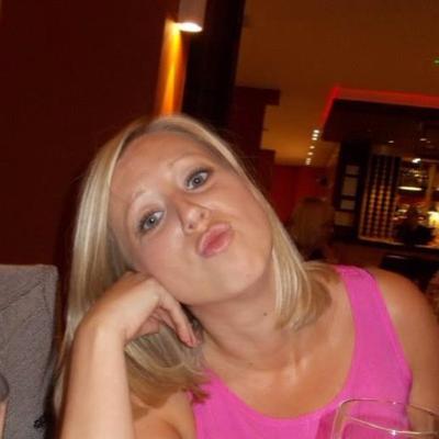 Profile Picture of Jo Davey (@jodavey26) on Twitter
