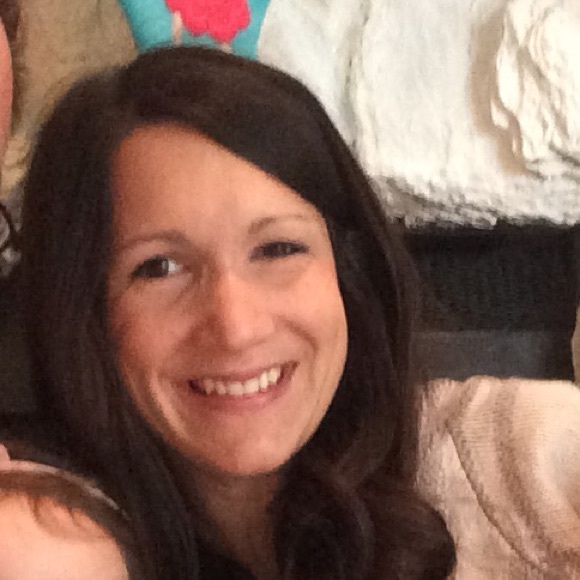 Profile Picture of Erin Bearinger (@erinbearinger) on Poshmark