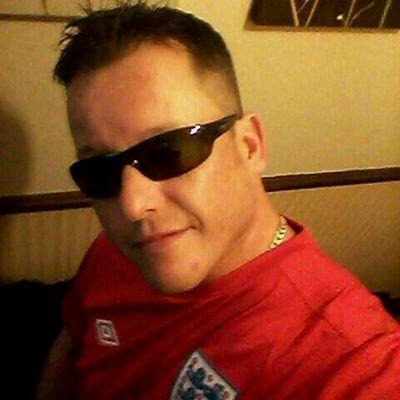 Profile Picture of Carl McMahon (@Carlos73avfc) on Twitter