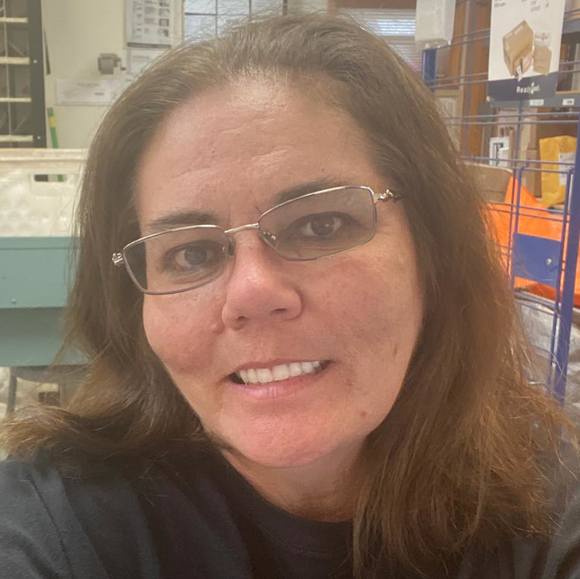 Profile Picture of Peggy Steele barton (@vjcgb0) on Poshmark