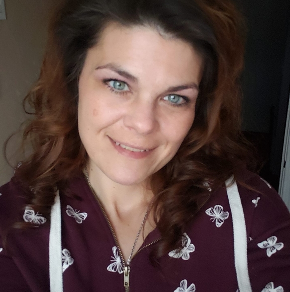 Profile Picture of Rachel Blakely-workman (@rachelblakely41) on Poshmark