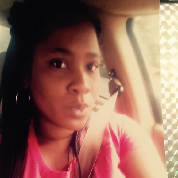 Profile Picture of Tasha Watson (@teeluvs2shop) on Poshmark