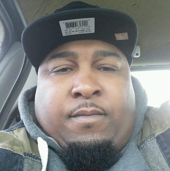 Profile Picture of Terrell Downs (@downs44) on Poshmark