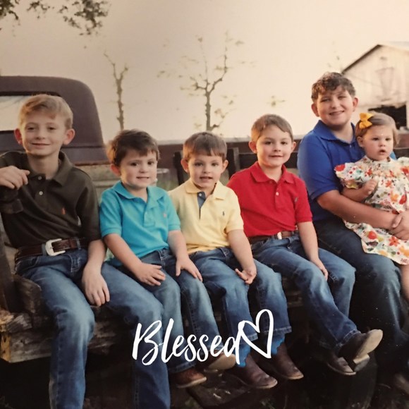 Profile Picture of Marcella Saltzman (@marcellasaltzma) on Poshmark