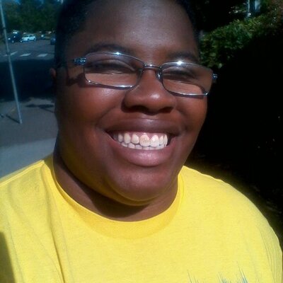 Profile Picture of Angie Swan (@Dapprnrd) on Twitter