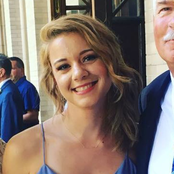 Profile Picture of Leah Schlehr (@lmachlehr) on Poshmark