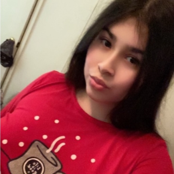 Profile Picture of Rose Monroy (@rosemonroy) on Poshmark