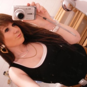 Profile Picture of Annabelle Martin (@anniebomb) on Myspace
