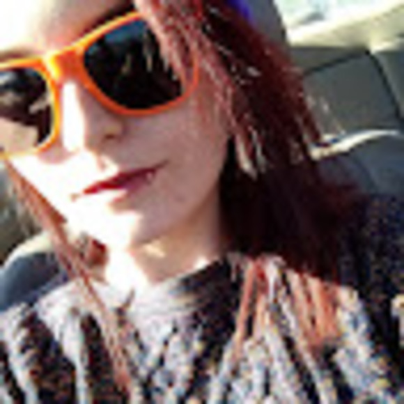 Profile Picture of Edna Baumann (@chey9mcc8) on Poshmark