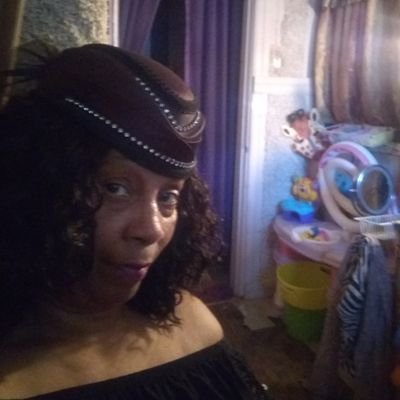 Profile Photo of Gloria Marshall (@GloriaM01614009) on Twitter