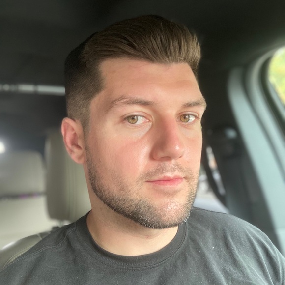 Profile Picture of Robert Hladish (@robhladish) on Poshmark