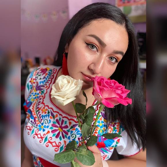 Profile Picture of Kasandra Silva (@kasandra1721) on Poshmark