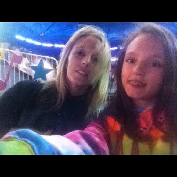 Profile Picture of Haley Champion (@haleychampion14) on Poshmark