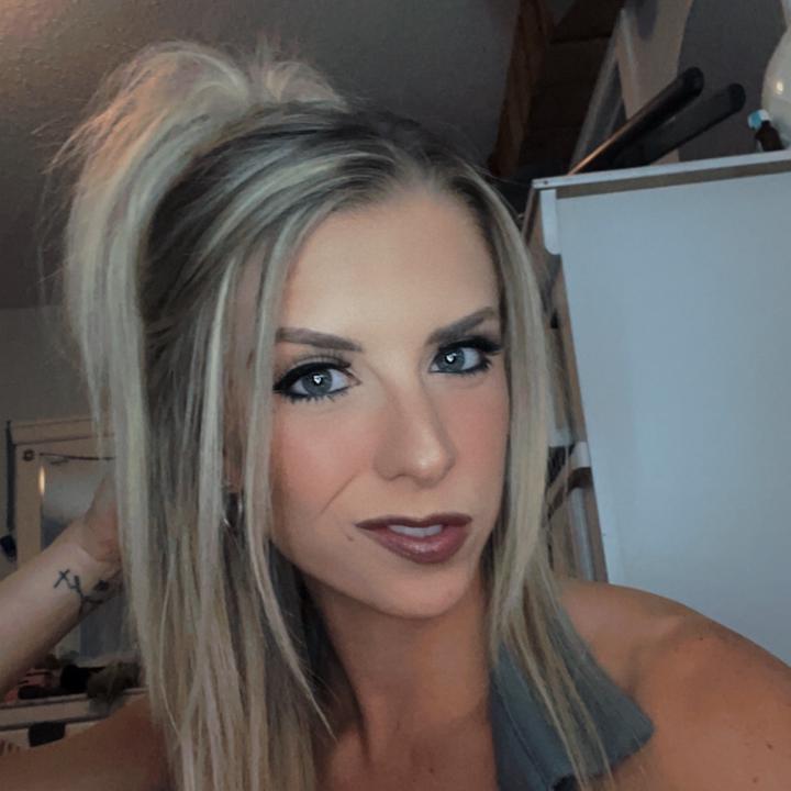 Profile Picture of Janelle Fenwick (@@janellefenwick) on Tiktok