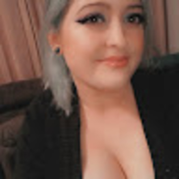 Profile Picture of Britney Poff (@bmpoff101) on Poshmark