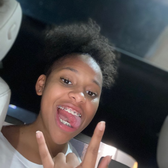 Carylniah Moore - Poshmark Profile Picture of Carylniah Moore (@carylniah) on Poshmark