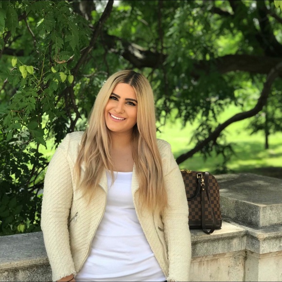 Profile Picture of Ally Rezazadeh (@allyrez89) on Poshmark