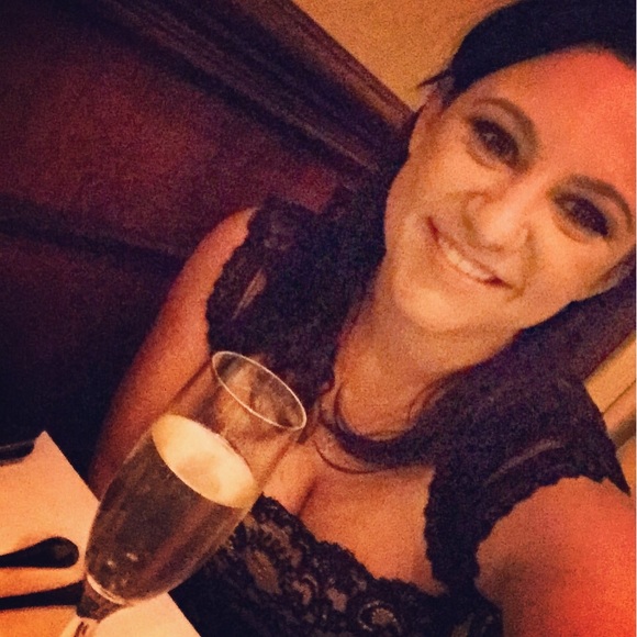 Profile Picture of Amanda Serpico (@peeko89) on Poshmark