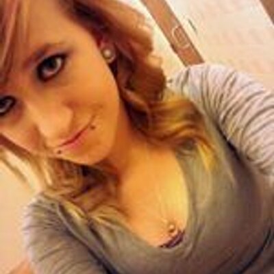 Profile Picture of Lara Burnetton Twitter