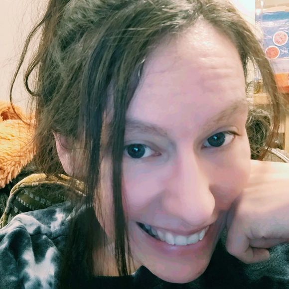 Profile Picture of Jolene Holmes (@jolene_holmes) on Poshmark