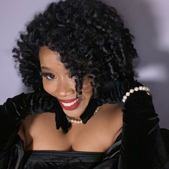 Profile Picture of Takiya Caradine (@kiagrl9) on Poshmark