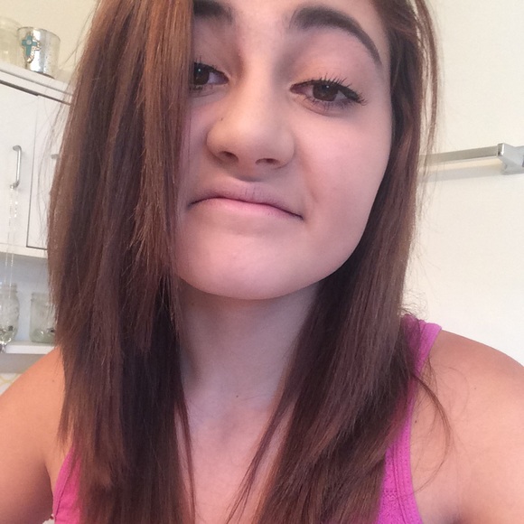 Profile Picture of Roma Kreeger (@rommaakk) on Poshmark