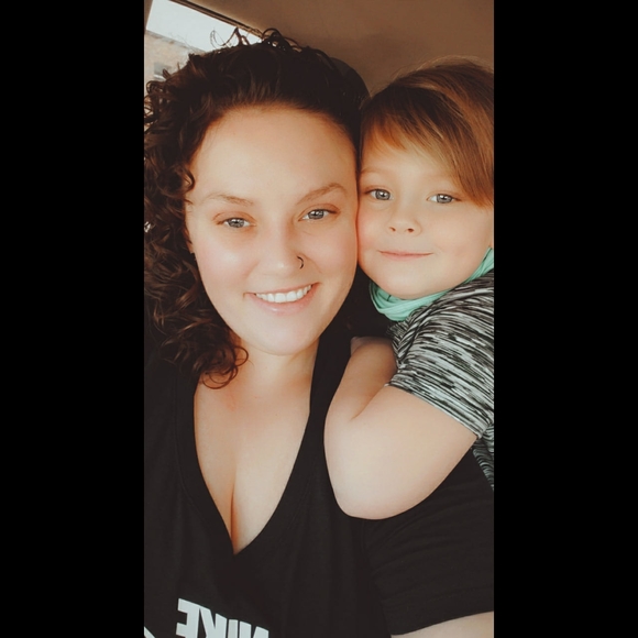 Profile Picture of Cassandra Stallman (@cassielynnwood) on Poshmark